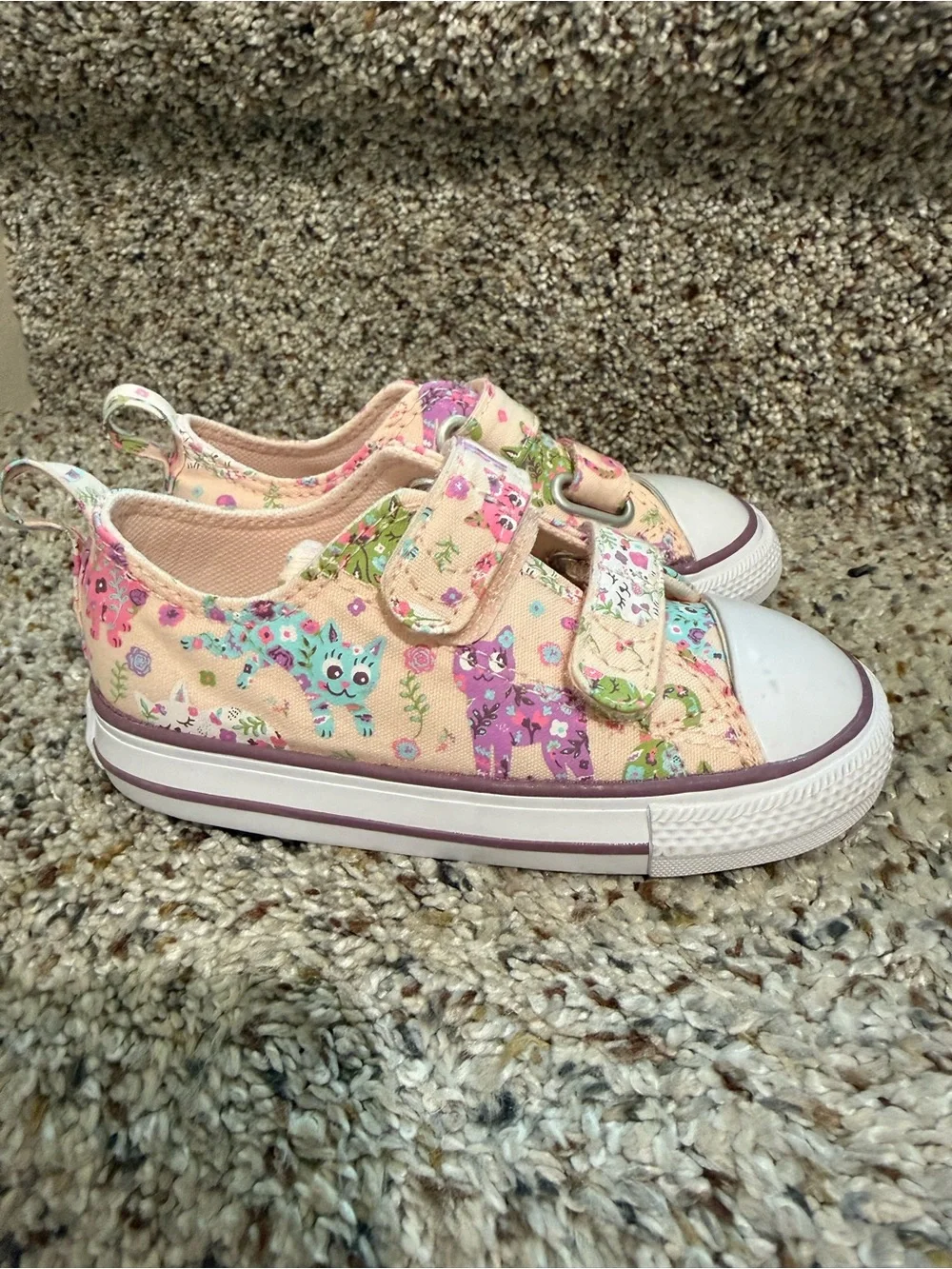 Converse light floral